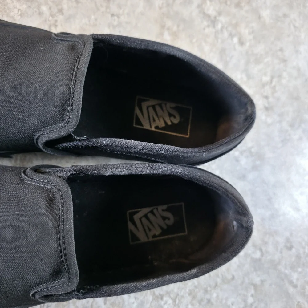 Vans Womens 10 Triple Black Gum‎ Skate Shoes Punk Grunge Athletic Sneakers